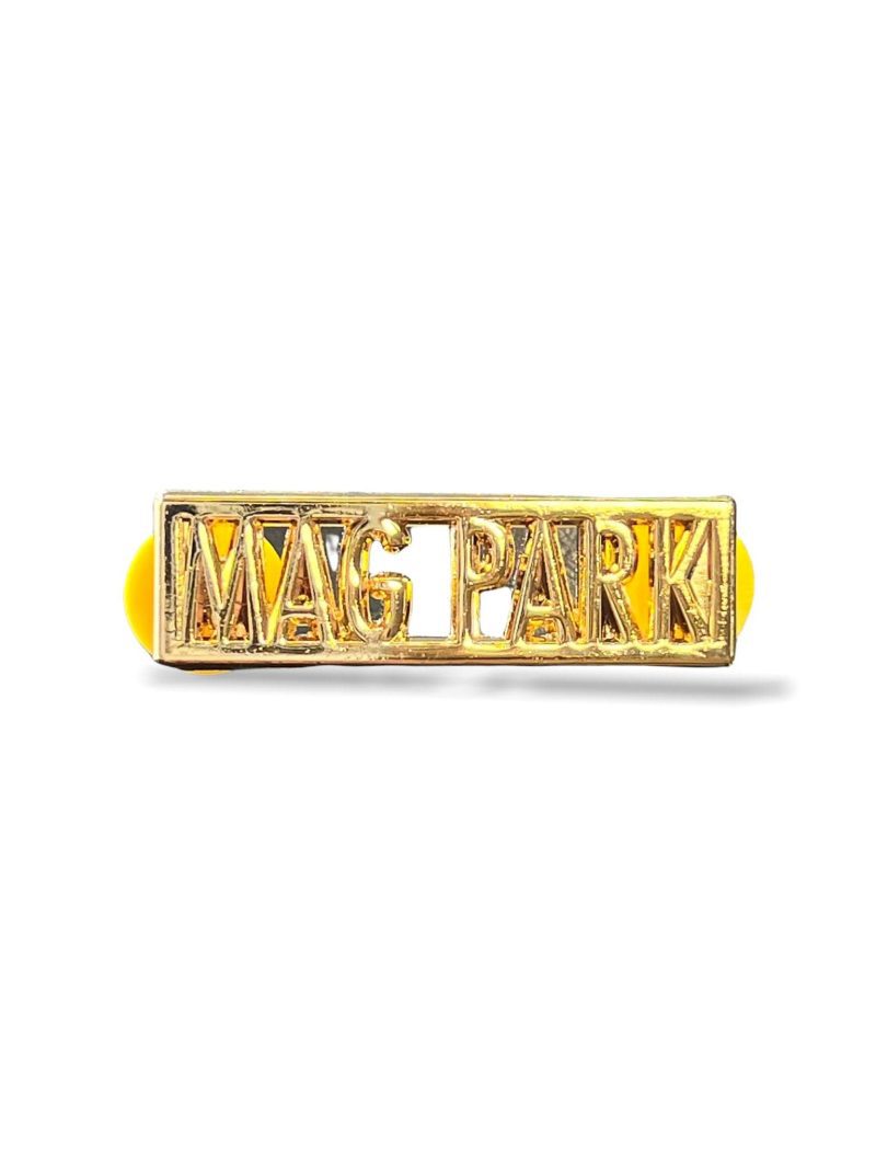 world famous mag park lace lock pin gold 790737